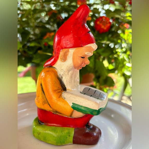 Vintage Chalk-ware Gnomes - Picture 11 of 12